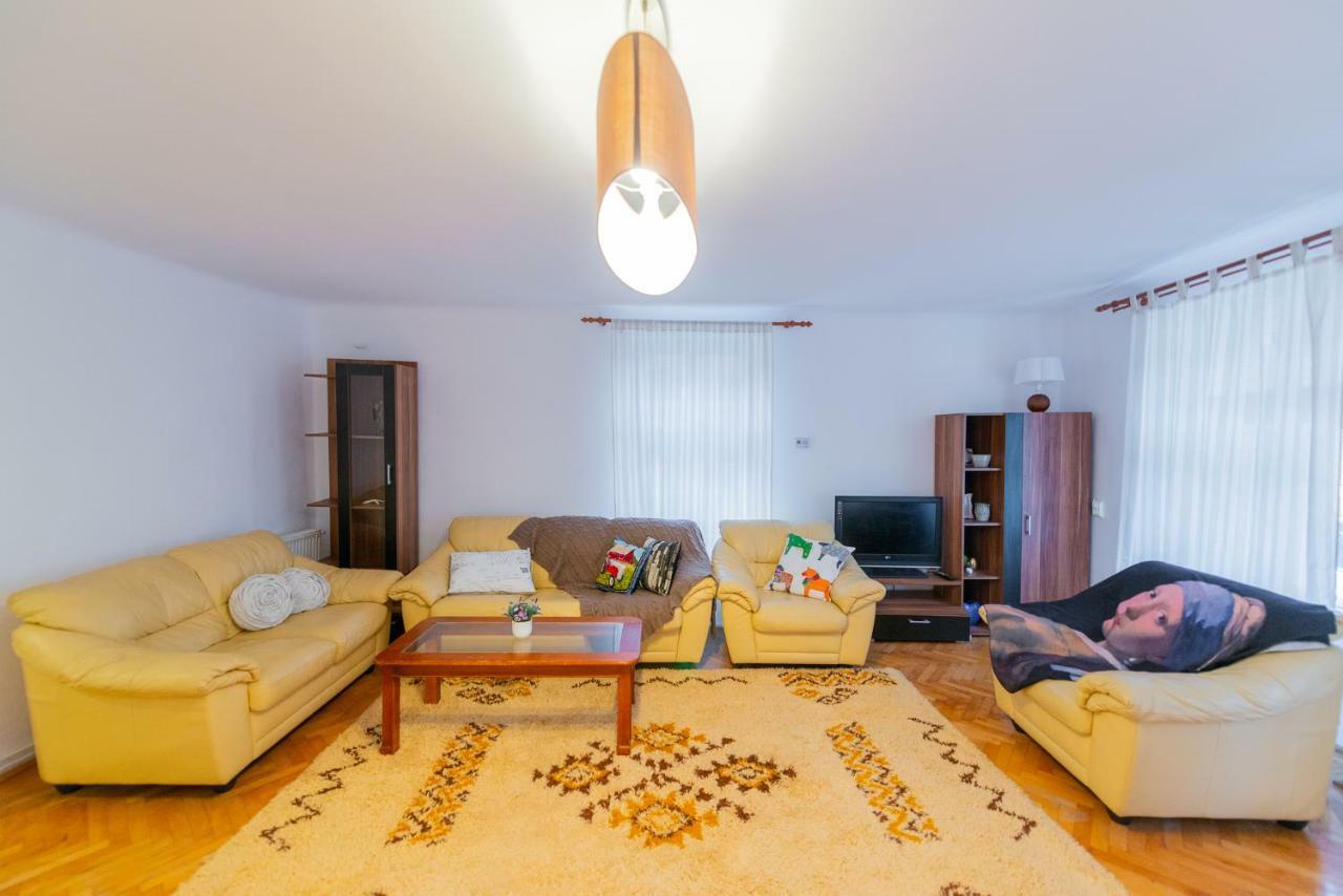 Pine House Apartment Brasov Bagian luar foto