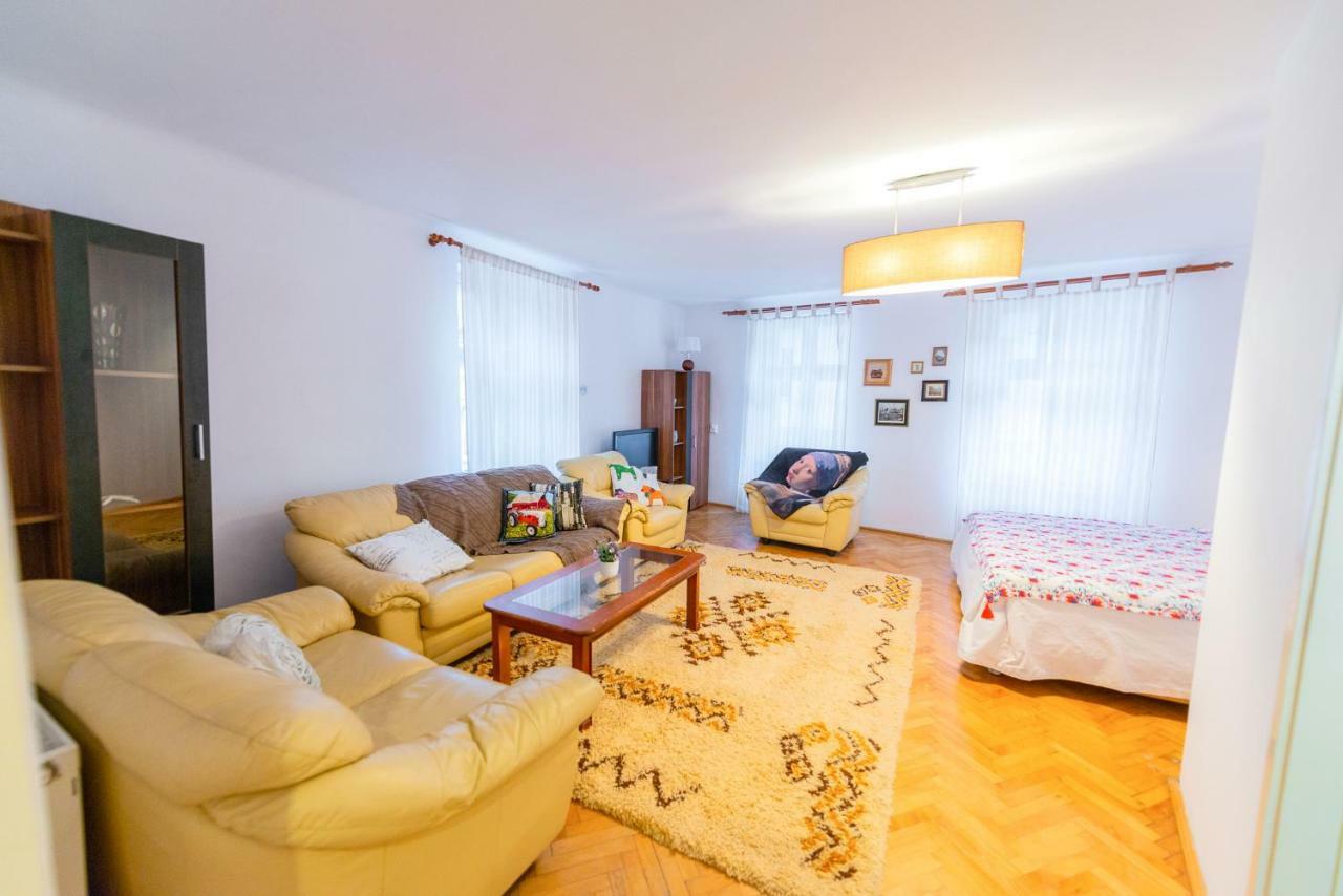 Pine House Apartment Brasov Bagian luar foto