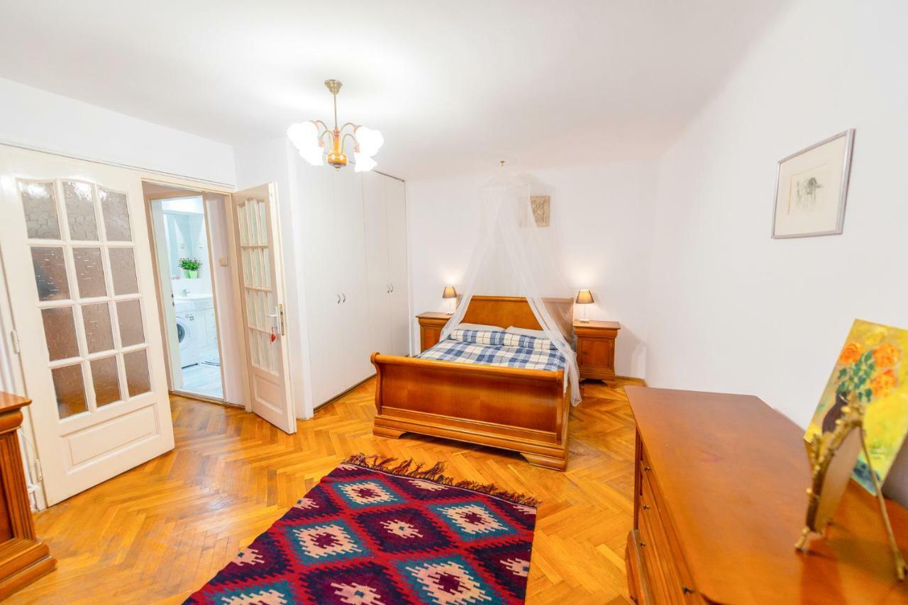 Pine House Apartment Brasov Bagian luar foto